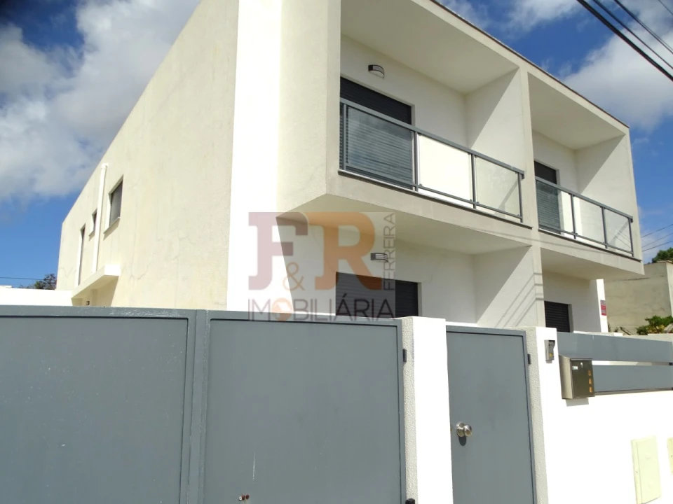 Moradia T3 para Venda em Fernao Ferro Foto 5