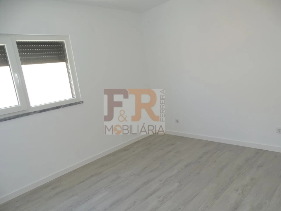 Moradia T3 para Venda em Fernao Ferro Foto 10