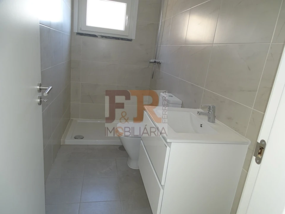 Moradia T3 para Venda em Fernao Ferro Foto 12