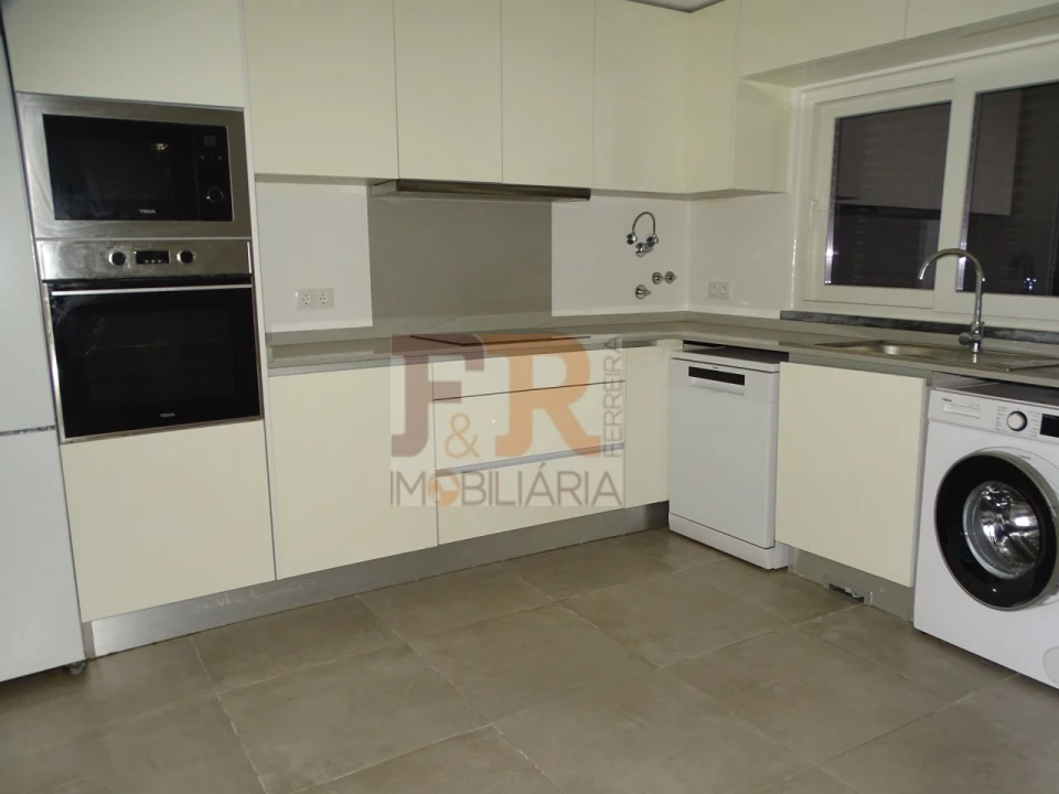 Moradia T3 para Venda em Fernao Ferro Foto 20