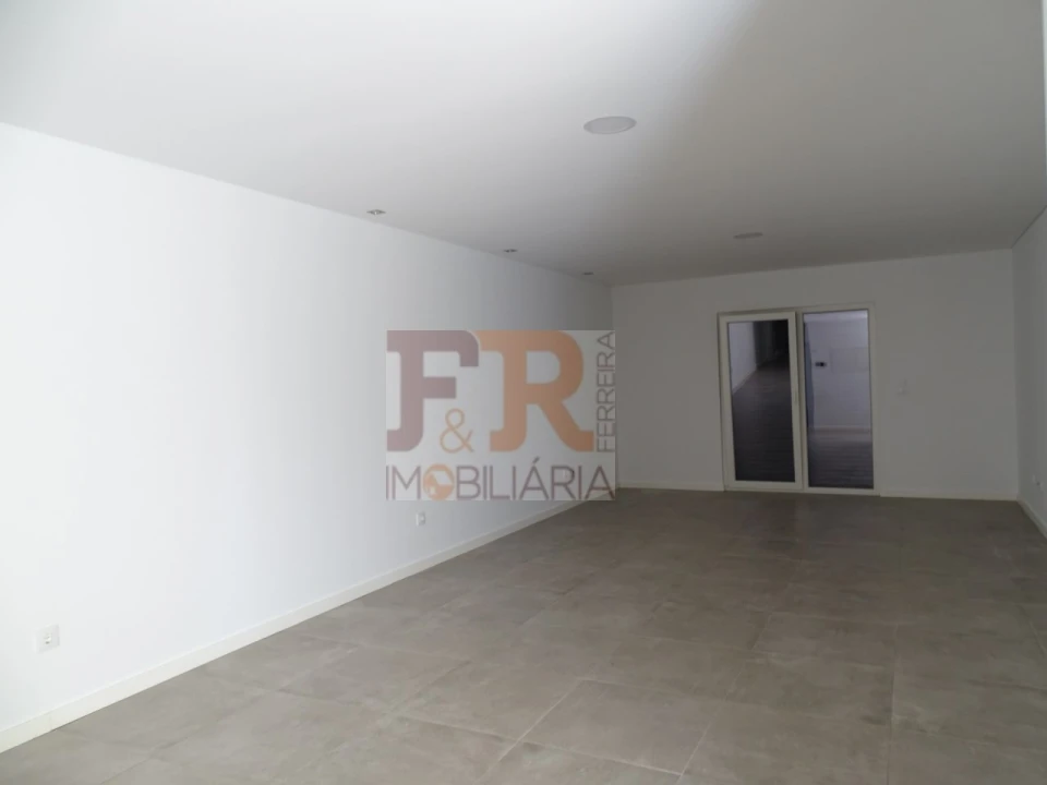 Moradia T3 para Venda em Fernao Ferro Foto 24