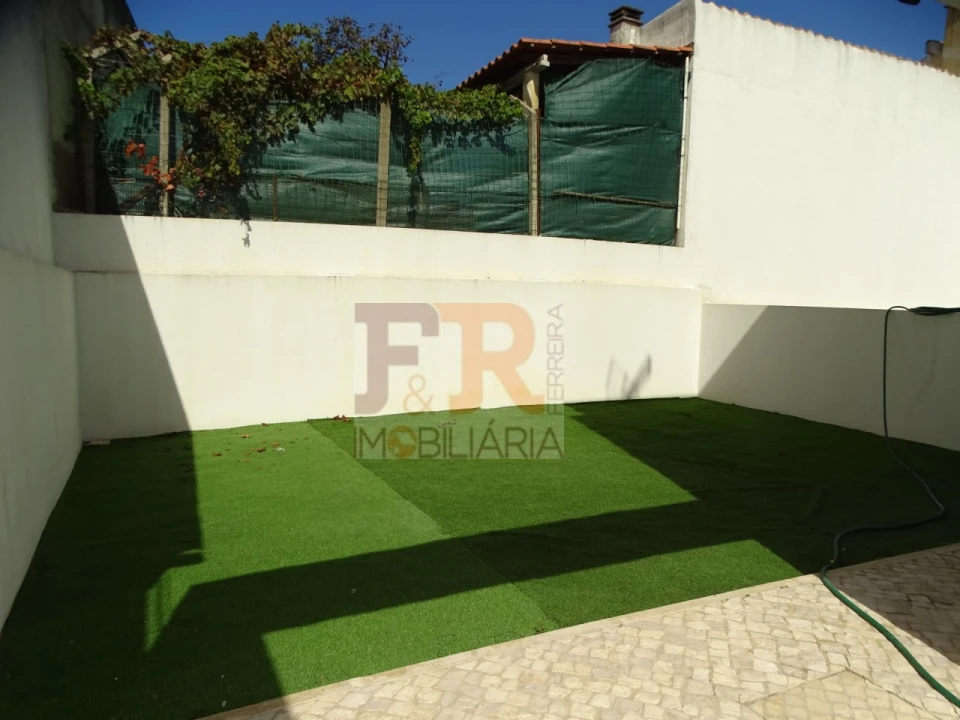 Moradia T3 para Venda em Fernao Ferro Foto 26