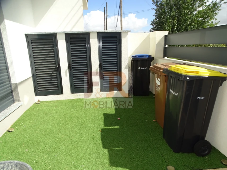 Moradia T3 para Venda em Fernao Ferro Foto 27