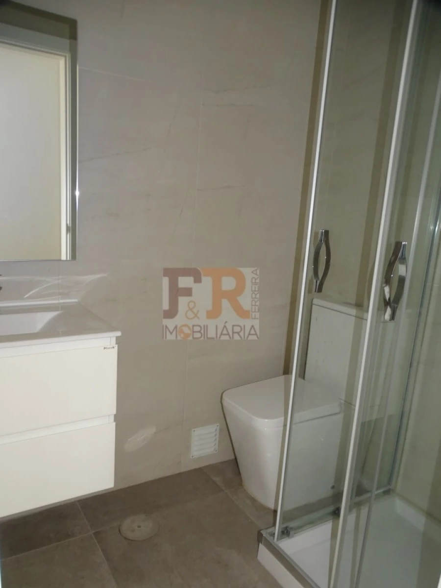 Moradia T3 para Venda em Fernao Ferro Foto 16