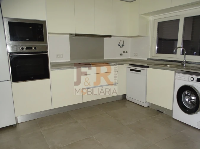 Moradia T3 para Venda em Fernao Ferro Foto 20
