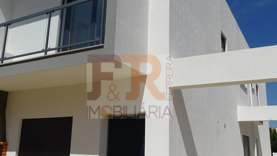 Moradia T3 para Venda em Fernao Ferro