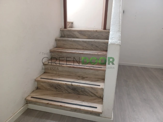 Loja para Arrendamento em Amora Foto 35