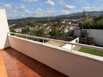 Moradia T3 para Venda em Oliveira (São Mateus)
