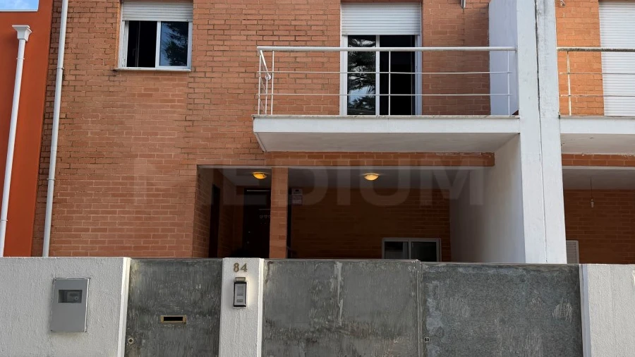 Moradia T3 para Venda em Oliveira (São Mateus)