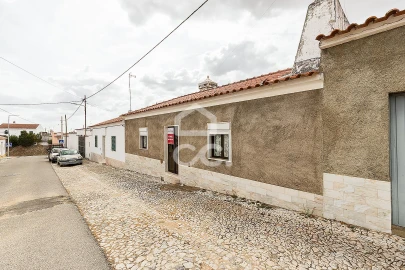 Moradia T2 para Venda em Nossa Senhora da Conceição, São Brás dos Matos, Juromenha