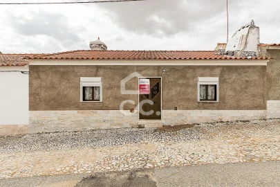 Moradia T2 para Venda em Nossa Senhora da Conceição, São Brás dos Matos, Juromenha