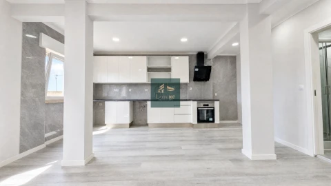 Apartamento T2 para Venda em Setubal (São Sebastião)