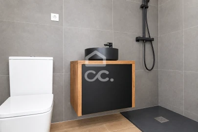 Apartamento T1 para Venda em Santa Clara e Castelo Viegas