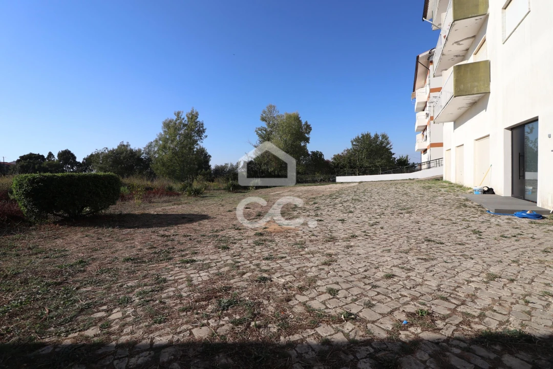 Apartamento T1 para Venda em Santa Clara e Castelo Viegas Foto 9