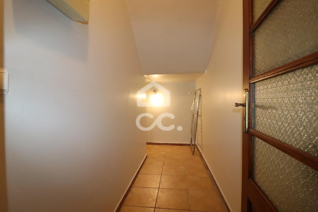 Apartamento T3 para Arrendamento em Sé Nova, Santa Cruz, Almedina e São Bartolomeu Foto 13