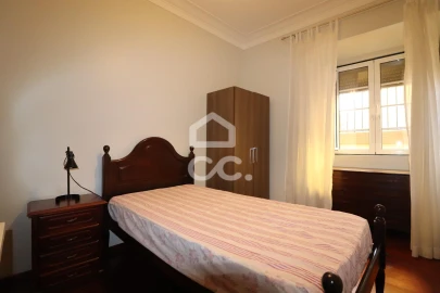 Apartamento T3 para Arrendamento em Sé Nova, Santa Cruz, Almedina e São Bartolomeu