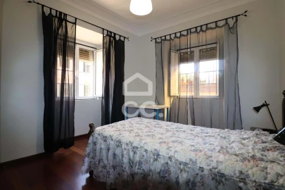 Apartamento T3 para Arrendamento em Sé Nova, Santa Cruz, Almedina e São Bartolomeu