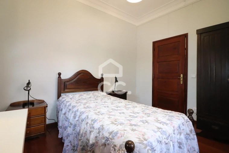 Apartamento T3 para Arrendamento em Sé Nova, Santa Cruz, Almedina e São Bartolomeu Foto 3