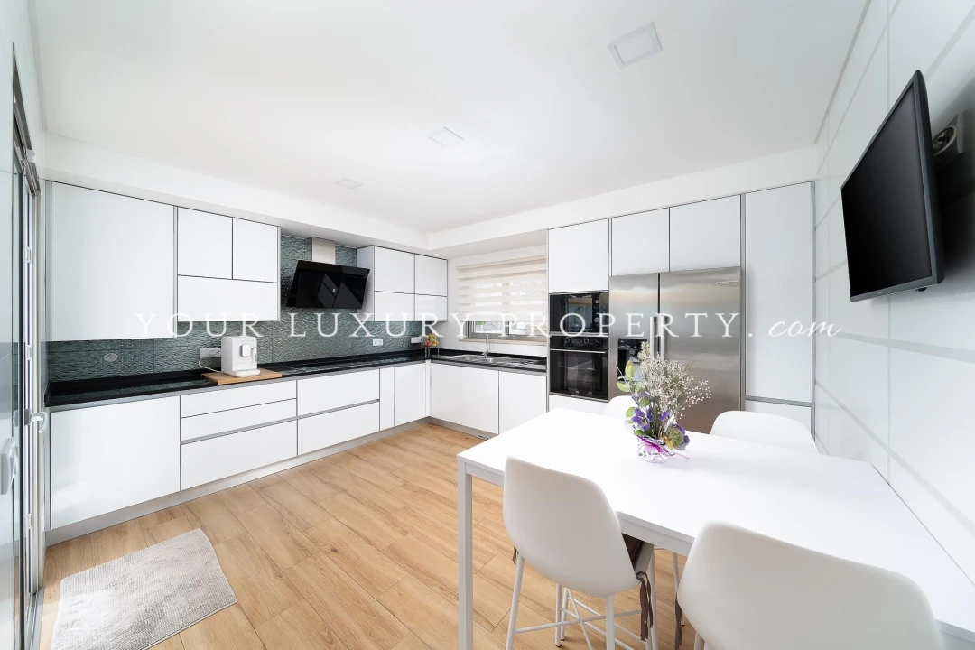 Apartamento T4 para Venda em Portimão Foto 10