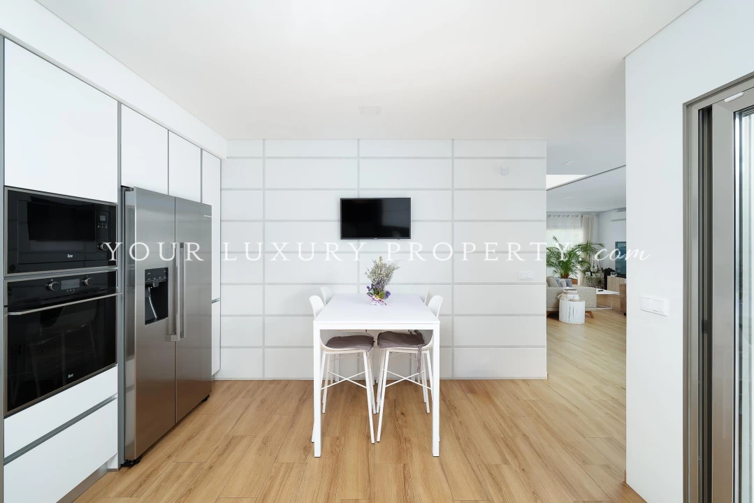 Apartamento T4 para Venda em Portimão Foto 12