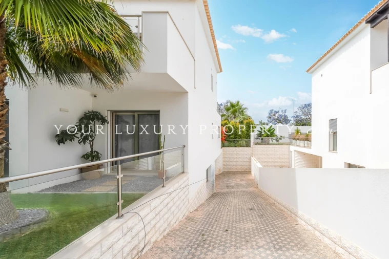 Apartamento T4 para Venda em Portimão Foto 35