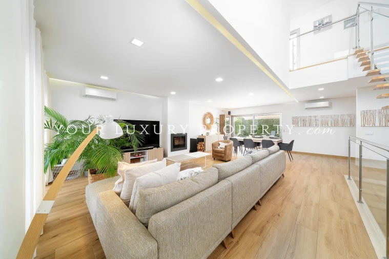 Apartamento T4 para Venda em Portimão Foto 4