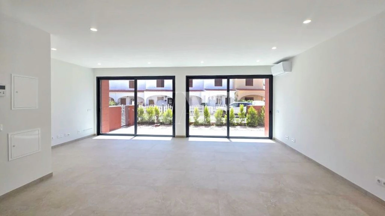 Apartamento T2 para Venda em Quarteira Foto 8