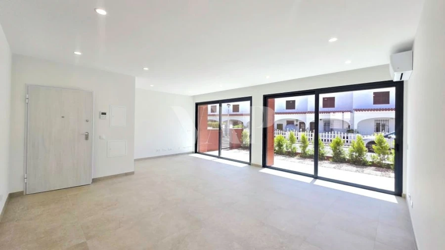 Apartamento T2 para Venda em Quarteira Foto 7