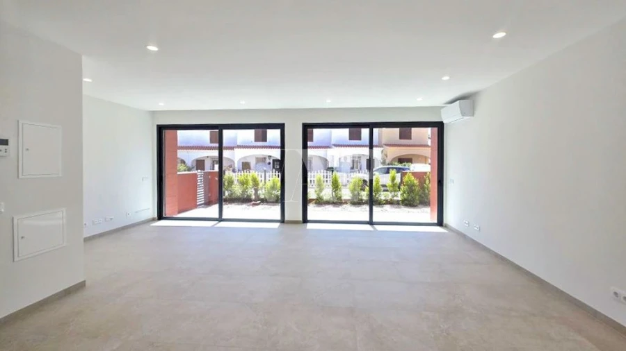 Apartamento T2 para Venda em Quarteira Foto 8