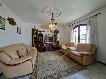 Moradia T5 para Venda em Loule (São Sebastião)