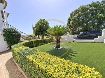Moradia T5 para Venda em Loule (São Sebastião)