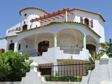 Moradia T5 para Venda em Loule (São Sebastião)