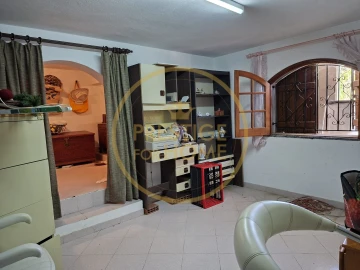 Moradia T5 para Venda em Loule (São Sebastião)