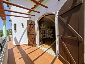 Moradia T5 para Venda em Loule (São Sebastião)