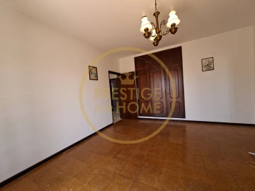 Moradia T5 para Venda em Loule (São Sebastião)