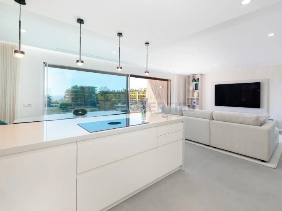 Apartamento T2 para Venda em Quarteira Foto 10