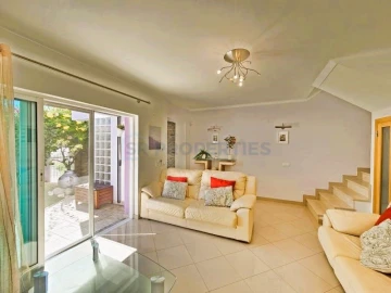Moradia T3 para Venda em Quarteira