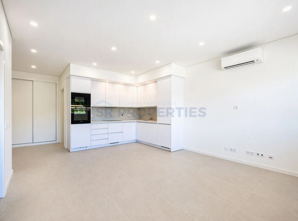 Apartamento T1 para Venda em Quarteira Foto 2
