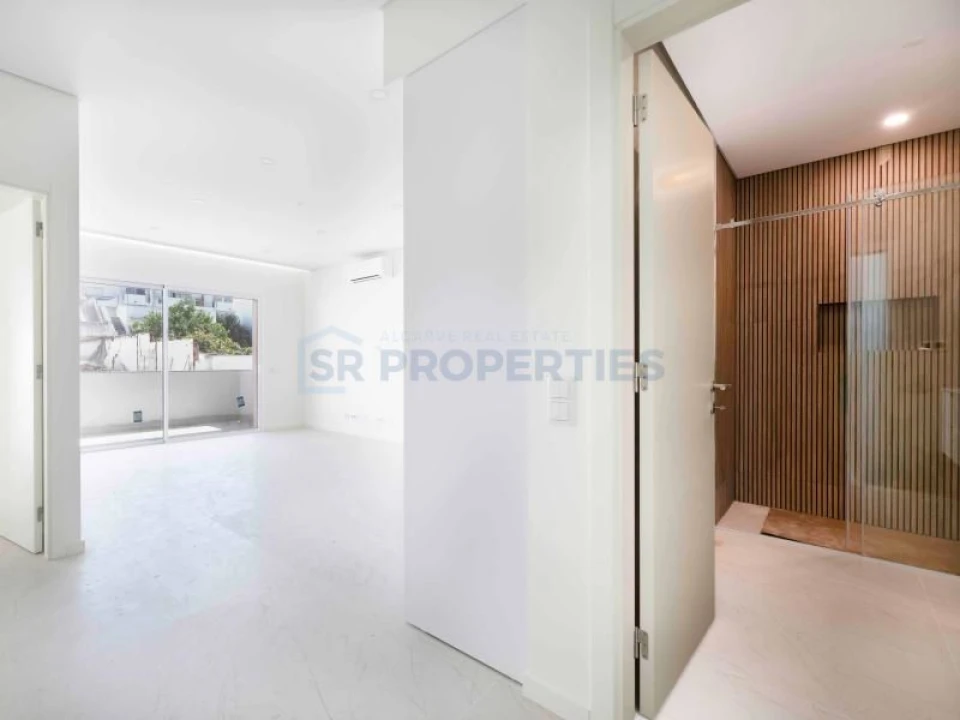 Apartamento T1 para Venda em Quarteira Foto 7