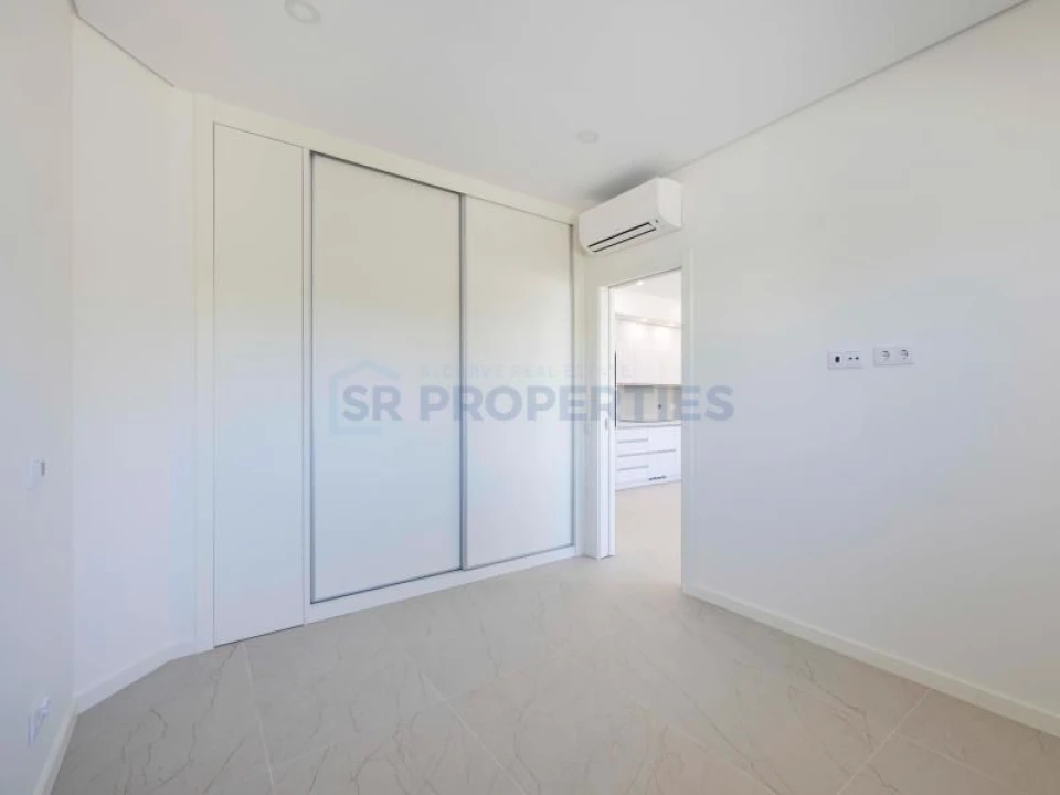 Apartamento T2 para Venda em Quarteira Foto 15