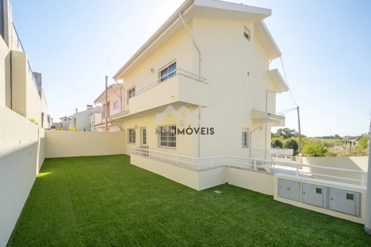 Moradia T4 para Venda em Santa Marinha e São Pedro da Afurada Foto 3