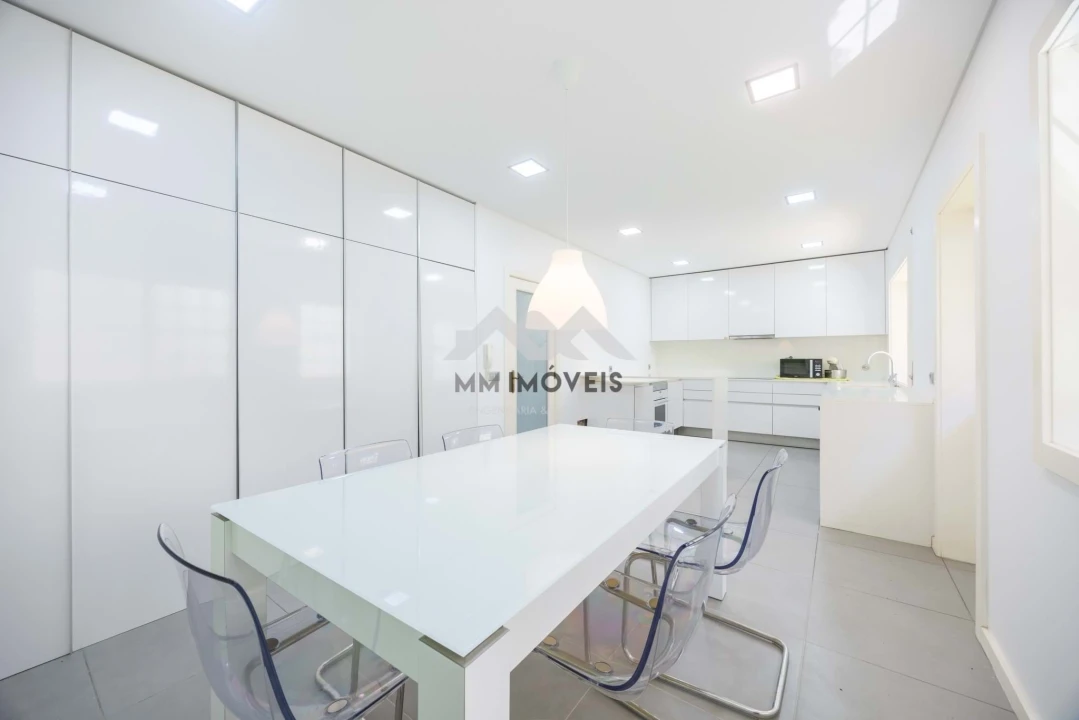 Moradia T4 para Venda em Santa Marinha e São Pedro da Afurada Foto 5