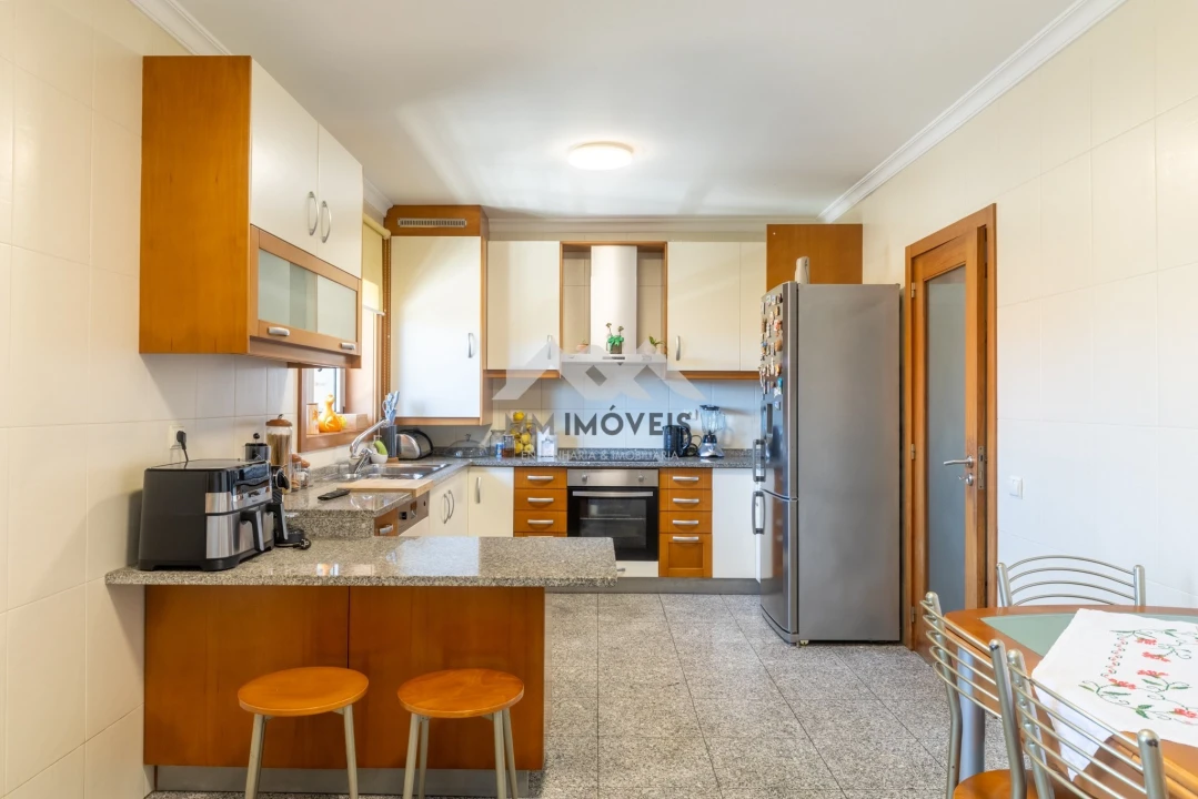 Moradia T3 para Venda em Mindelo Foto 45
