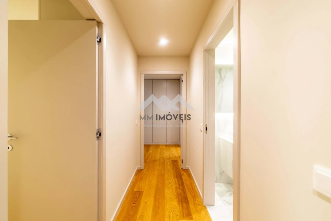 Apartamento T4 para Venda em Santa Marinha Foto 12