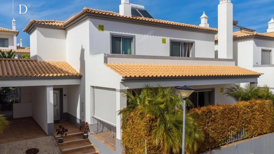 Moradia T3 para Venda em Albufeira e Olhos de Água