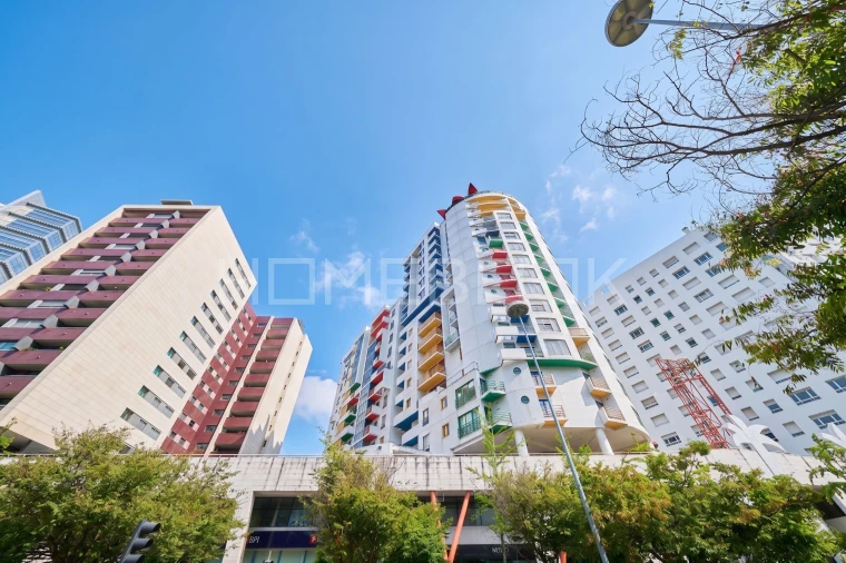 Apartamento T3 para Arrendamento em Parque das Nações Foto 4