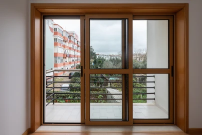 Apartamento T2 para Arrendamento em Agualva e Mira-Sintra