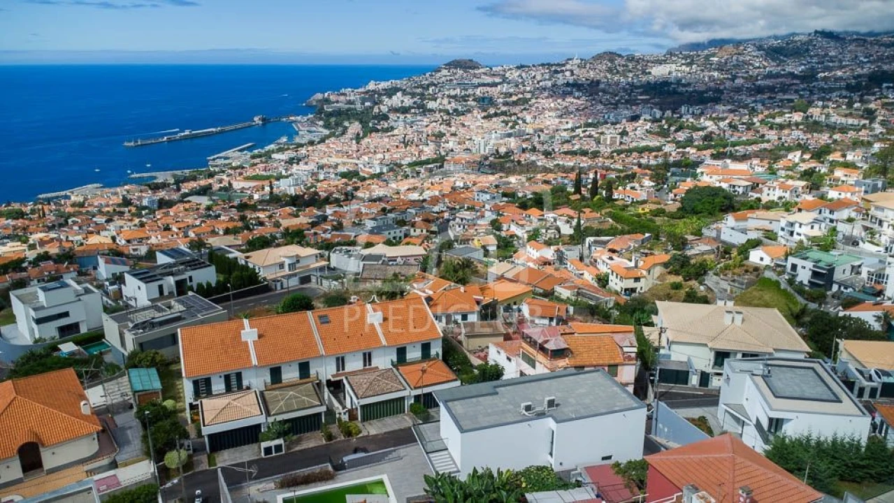 Apartamento T2 para Venda em Funchal (Santa Maria Maior) Foto 2