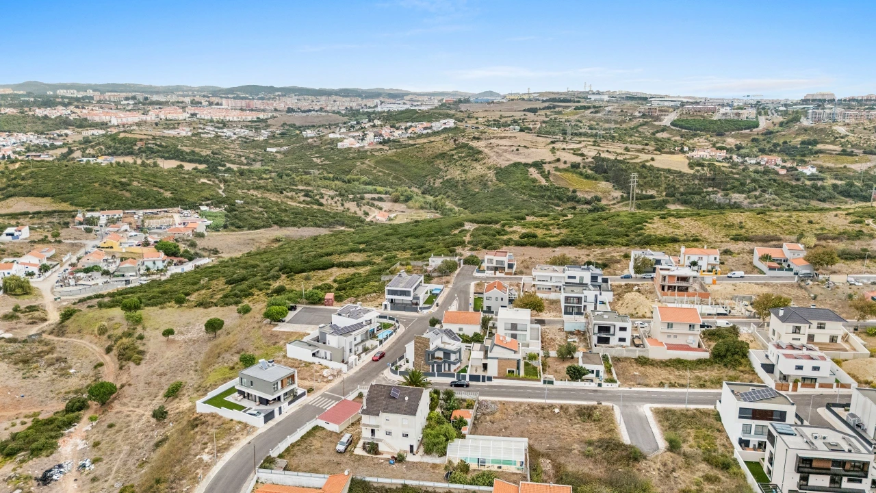 Moradia T4 para Venda em São Domingos de Rana Foto 19