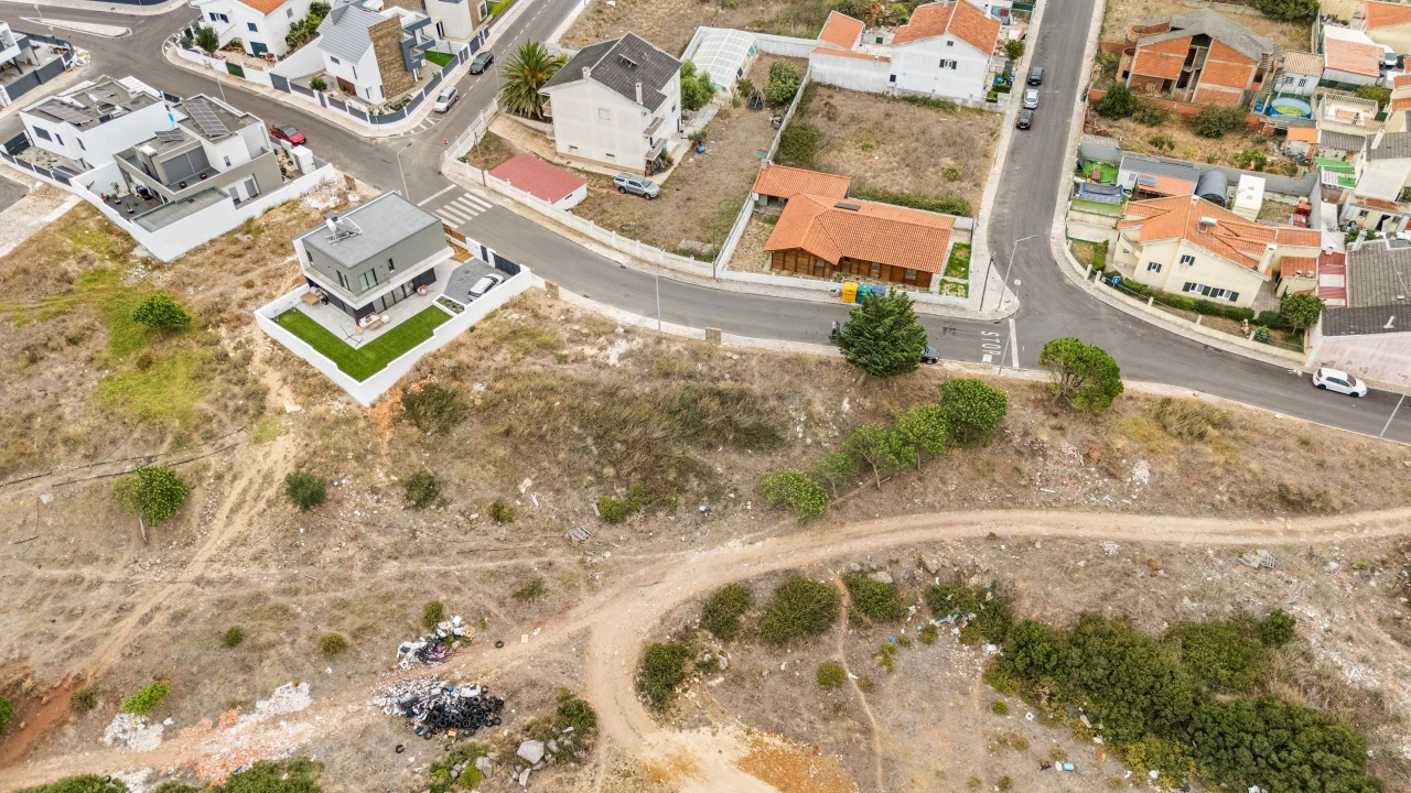 Moradia T4 para Venda em São Domingos de Rana Foto 17